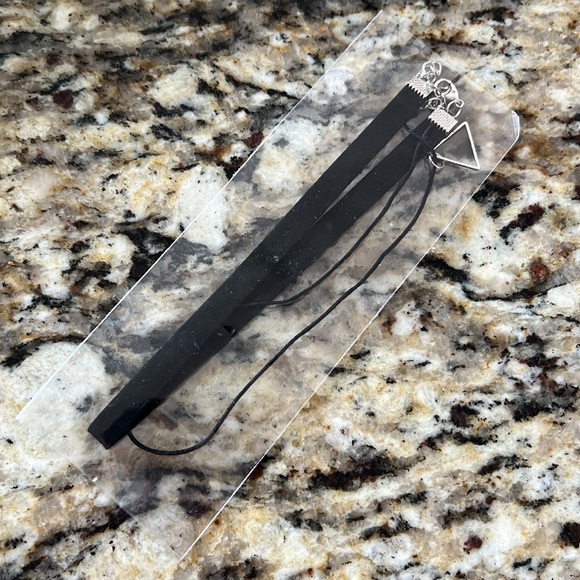 ♣️💋Black Velvet Choker Triangle - Picture 2 of 5